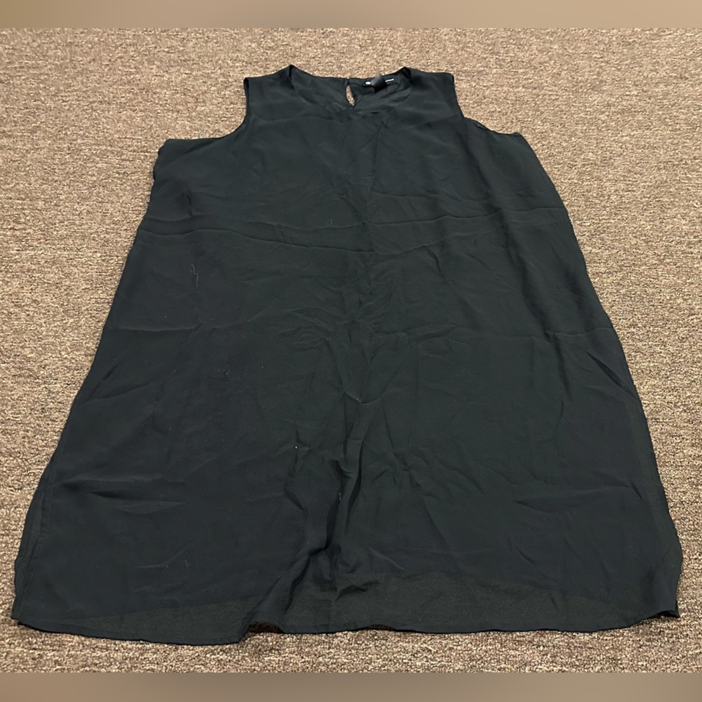 EUC Women's Fashion to Figure Black tank blouse Sz 3 sheer slit sides
